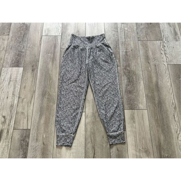 Old Navy active high-rise jogger leggings, size M - Picture 1 of 11